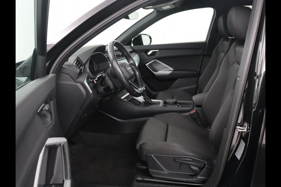 Audi Q3 35 TFSI S Line Pro Line S | Cruise control | Trekhaak | Stoelverwarming | Climate Control | Park assist | Navigatie | Bluetooth | Full LED | Elektrische achterklep