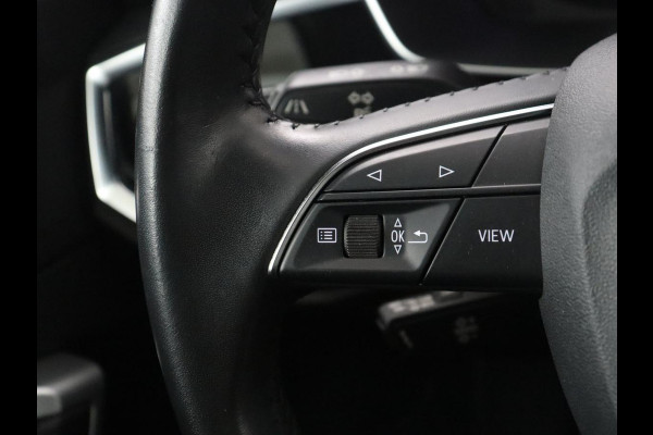 Audi Q3 35 TFSI S Line Pro Line S | Cruise control | Trekhaak | Stoelverwarming | Climate Control | Park assist | Navigatie | Bluetooth | Full LED | Elektrische achterklep