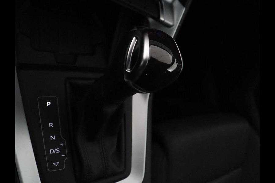 Audi Q3 35 TFSI S Line Pro Line S | Cruise control | Trekhaak | Stoelverwarming | Climate Control | Park assist | Navigatie | Bluetooth | Full LED | Elektrische achterklep