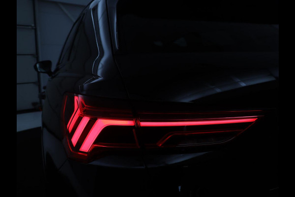 Audi Q3 35 TFSI S Line Pro Line S | Cruise control | Trekhaak | Stoelverwarming | Climate Control | Park assist | Navigatie | Bluetooth | Full LED | Elektrische achterklep