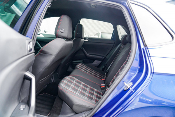 Volkswagen Polo 2.0 TSI GTI | LED | Stoelverwarming | Achteruitrijcamera | Apple Carplay | Climatronic | 200PK | NAP