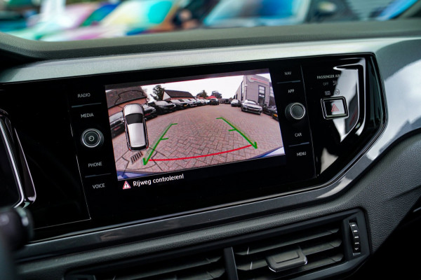 Volkswagen Polo 2.0 TSI GTI | LED | Stoelverwarming | Achteruitrijcamera | Apple Carplay | Climatronic | 200PK | NAP