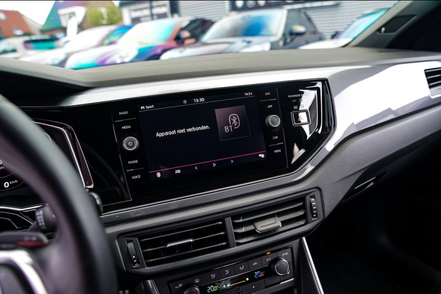 Volkswagen Polo 2.0 TSI GTI | LED | Stoelverwarming | Achteruitrijcamera | Apple Carplay | Climatronic | 200PK | NAP