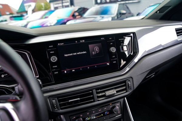 Volkswagen Polo 2.0 TSI GTI | LED | Stoelverwarming | Achteruitrijcamera | Apple Carplay | Climatronic | 200PK | NAP