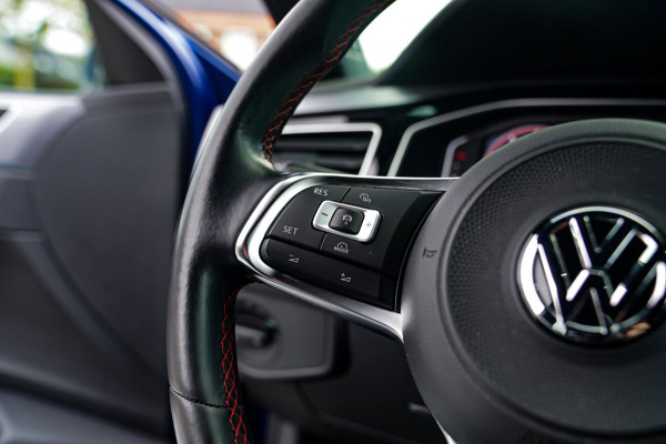 Volkswagen Polo 2.0 TSI GTI | LED | Stoelverwarming | Achteruitrijcamera | Apple Carplay | Climatronic | 200PK | NAP