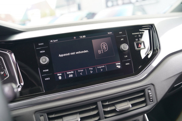 Volkswagen Polo 2.0 TSI GTI | LED | Stoelverwarming | Achteruitrijcamera | Apple Carplay | Climatronic | 200PK | NAP