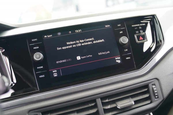 Volkswagen Polo 2.0 TSI GTI | LED | Stoelverwarming | Achteruitrijcamera | Apple Carplay | Climatronic | 200PK | NAP