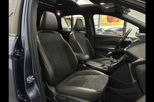 Ford Kuga 1.5 EcoBoost 150PK ST Line | Panorama | Trekhaak 2000kg Trekgewicht! | Navigatie | Carplay | Climate Control | Verwarmde Voorruit | Cruise Control | 18 inch | Getint Glas | Keyless-Start |