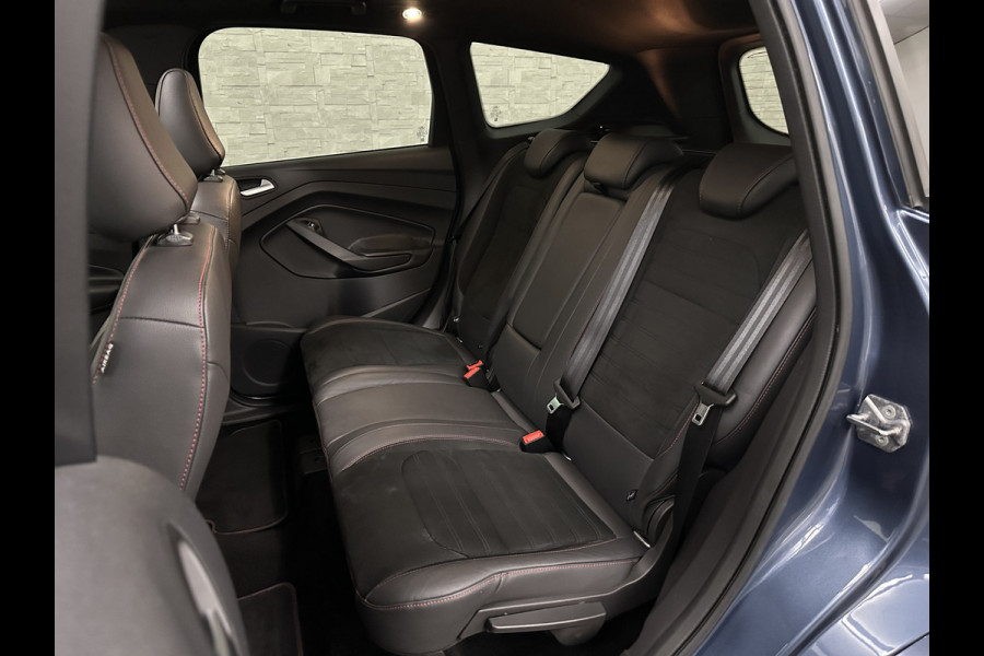 Ford Kuga 1.5 EcoBoost 150PK ST Line | Panorama | Trekhaak 2000kg Trekgewicht! | Navigatie | Carplay | Climate Control | Verwarmde Voorruit | Cruise Control | 18 inch | Getint Glas | Keyless-Start |