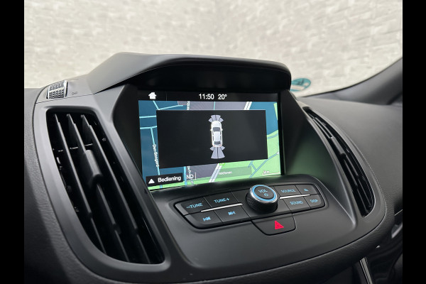 Ford Kuga 1.5 EcoBoost 150PK ST Line | Panorama | Trekhaak 2000kg Trekgewicht! | Navigatie | Carplay | Climate Control | Verwarmde Voorruit | Cruise Control | 18 inch | Getint Glas | Keyless-Start |