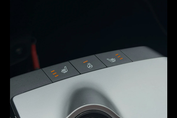Kia Ev6 Air 58 kWh 99% SoH. (NL-auto, Dealer OndH, 1e Eig, Navi, Stoel+StuurVerwam, Lane Assist, Camera, Navi, Etc)