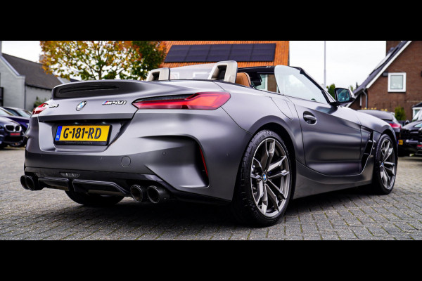 BMW Z4 Roadster M40i First Edition | Harman/Kardon | Frozen grey | LED | Camera | Adaptieve Cruise | HuD | Luxe Leder | NIEUW |