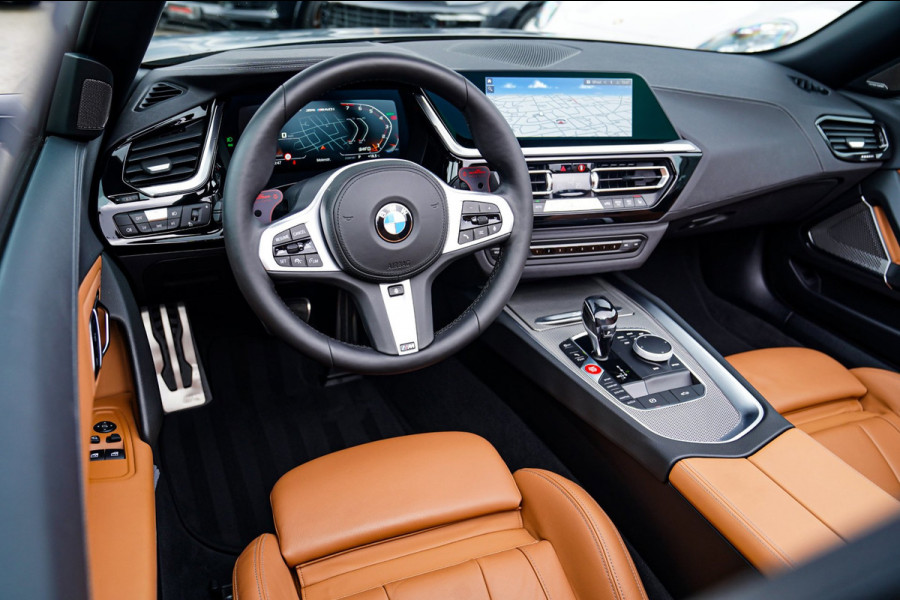 BMW Z4 Roadster M40i First Edition | Harman/Kardon | Frozen grey | LED | Camera | Adaptieve Cruise | HuD | Luxe Leder | NIEUW |
