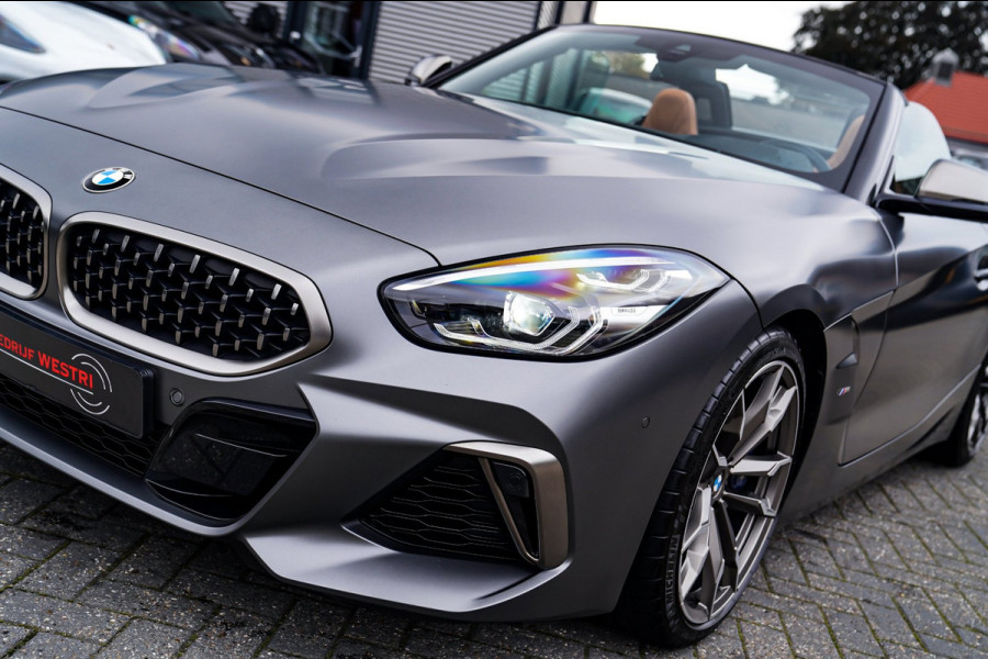 BMW Z4 Roadster M40i First Edition | Harman/Kardon | Frozen grey | LED | Camera | Adaptieve Cruise | HuD | Luxe Leder | NIEUW |