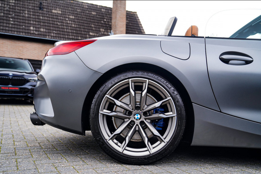 BMW Z4 Roadster M40i First Edition | Harman/Kardon | Frozen grey | LED | Camera | Adaptieve Cruise | HuD | Luxe Leder | NIEUW |