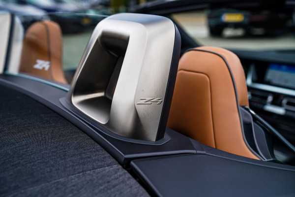 BMW Z4 Roadster M40i First Edition | Harman/Kardon | Frozen grey | LED | Camera | Adaptieve Cruise | HuD | Luxe Leder | NIEUW |