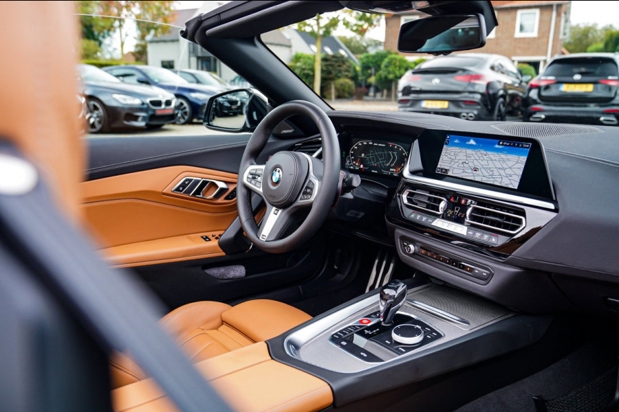 BMW Z4 Roadster M40i First Edition | Harman/Kardon | Frozen grey | LED | Camera | Adaptieve Cruise | HuD | Luxe Leder | NIEUW |