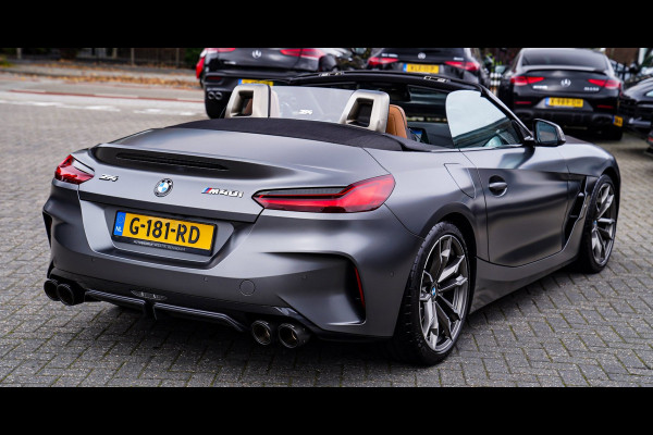 BMW Z4 Roadster M40i First Edition | Harman/Kardon | Frozen grey | LED | Camera | Adaptieve Cruise | HuD | Luxe Leder | NIEUW |