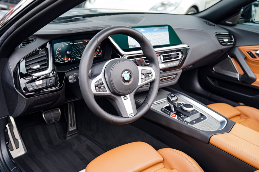 BMW Z4 Roadster M40i First Edition | Harman/Kardon | Frozen grey | LED | Camera | Adaptieve Cruise | HuD | Luxe Leder | NIEUW |