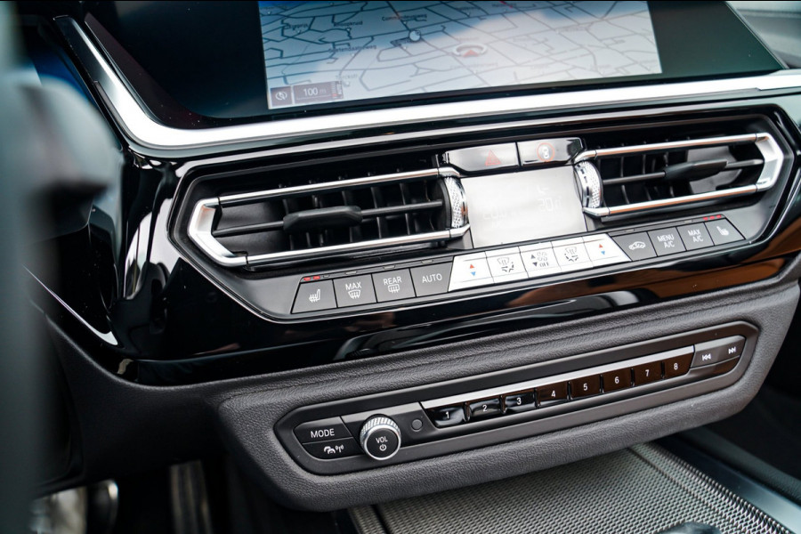 BMW Z4 Roadster M40i First Edition | Harman/Kardon | Frozen grey | LED | Camera | Adaptieve Cruise | HuD | Luxe Leder | NIEUW |
