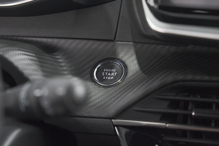 Peugeot 208 1.2 Hybrid 145 e-DCS6 GT | Alcantara Pakket | Camera | Apple Carplay | Stoelverwarming