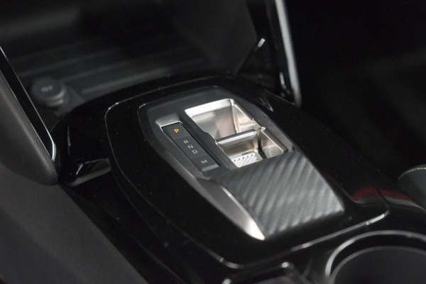 Peugeot 208 1.2 Hybrid 145 e-DCS6 GT | Alcantara Pakket | Camera | Apple Carplay | Stoelverwarming