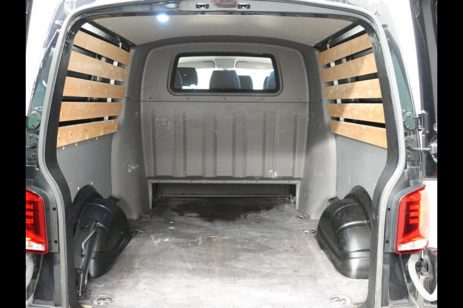 Volkswagen Transporter 2.0 TDI L2H1 Highline Dubbele Cabine Automaat Airco Cruise Control Camera Apple Carplay
