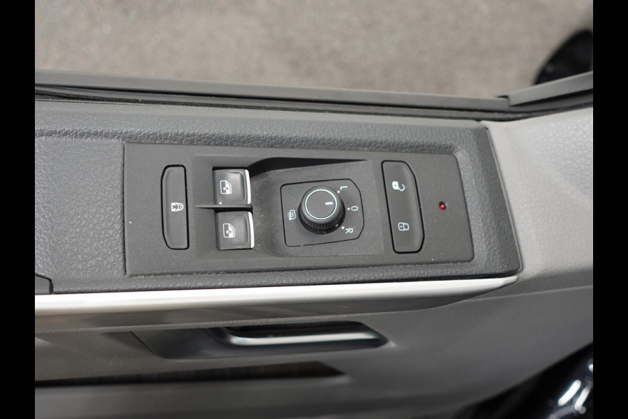 Volkswagen Transporter 2.0 TDI L2H1 Highline Dubbele Cabine Automaat Airco Cruise Control Camera Apple Carplay