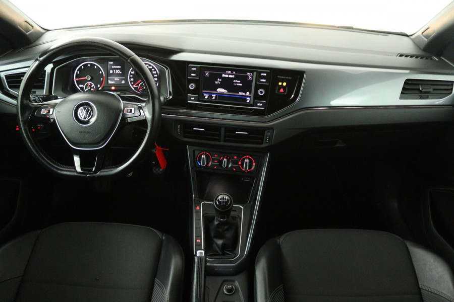 Volkswagen Polo 1.0 TSI Sport (STOELVERWARMING, PARKEERSENSOREN, MULTIMEDIA)
