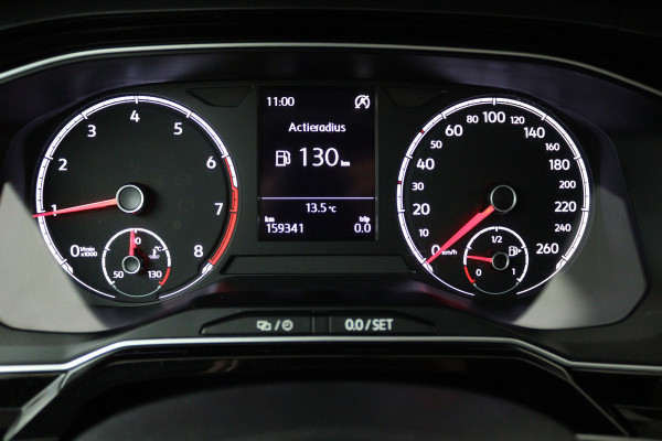 Volkswagen Polo 1.0 TSI Sport (STOELVERWARMING, PARKEERSENSOREN, MULTIMEDIA)