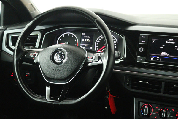 Volkswagen Polo 1.0 TSI Sport (STOELVERWARMING, PARKEERSENSOREN, MULTIMEDIA)