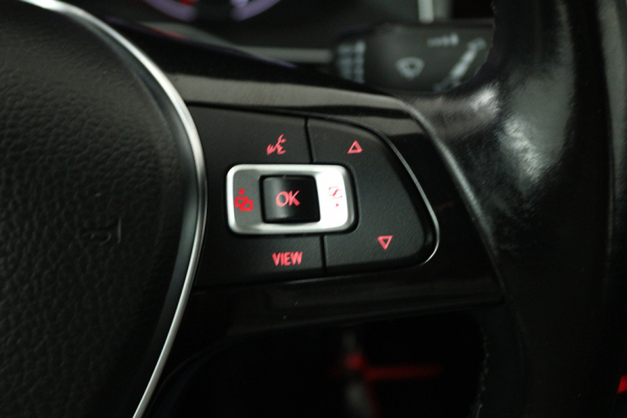 Volkswagen Polo 1.0 TSI Sport (STOELVERWARMING, PARKEERSENSOREN, MULTIMEDIA)