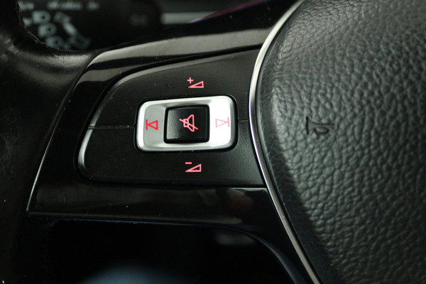 Volkswagen Polo 1.0 TSI Sport (STOELVERWARMING, PARKEERSENSOREN, MULTIMEDIA)