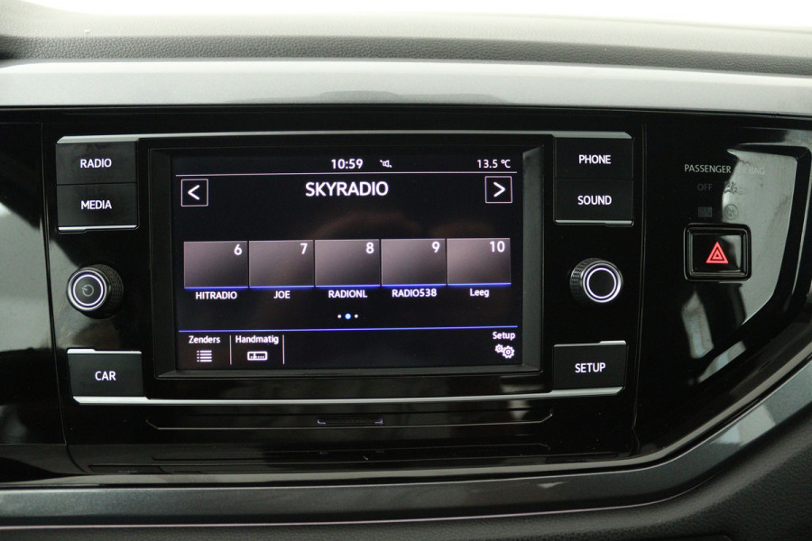 Volkswagen Polo 1.0 TSI Sport (STOELVERWARMING, PARKEERSENSOREN, MULTIMEDIA)