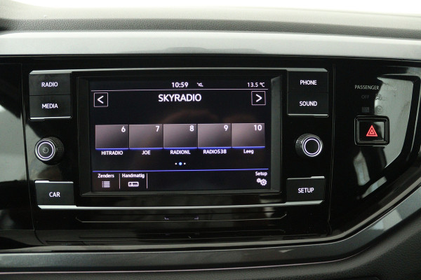 Volkswagen Polo 1.0 TSI Sport (STOELVERWARMING, PARKEERSENSOREN, MULTIMEDIA)