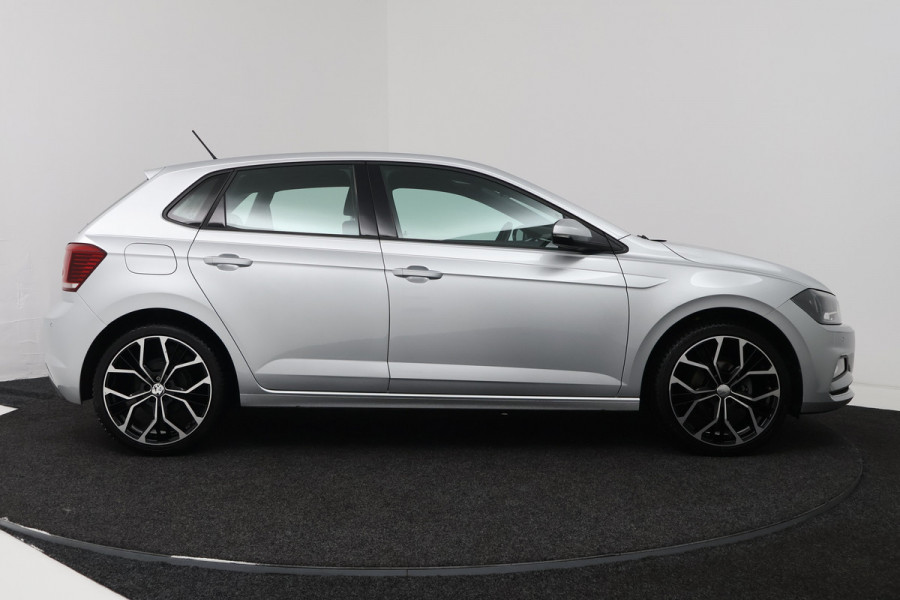 Volkswagen Polo 1.0 TSI Sport (STOELVERWARMING, PARKEERSENSOREN, MULTIMEDIA)