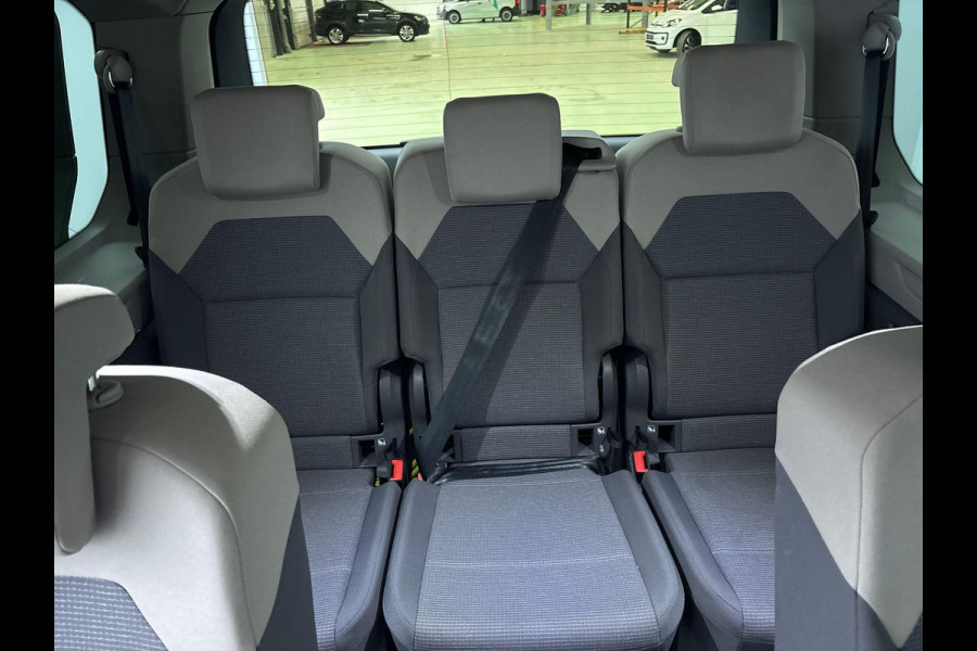 Volkswagen Multivan 1.5 eHybrid L2 Economy Business 4Motion 245 pk Automaat (DSG) | Verlengde garantie | Navigatie | Parkeersensoren (Park assist) | Achteruitrijcamera | Stoelverwarming |