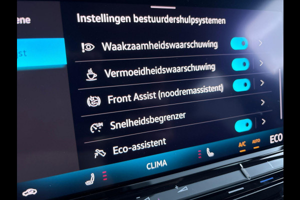 Volkswagen Multivan 1.5 eHybrid L2 Economy Business 4Motion 245 pk Automaat (DSG) | Verlengde garantie | Navigatie | Parkeersensoren (Park assist) | Achteruitrijcamera | Stoelverwarming |