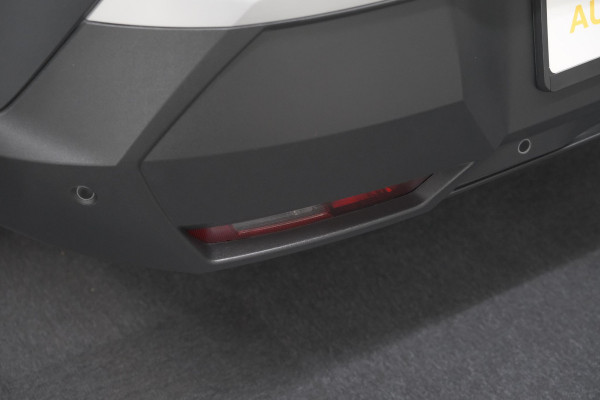 Peugeot 5008 1.2 Hybrid 136 GT 7p | Adaptieve Cruise control | Elektrische Kofferklep | Camera | Stoelverwarming