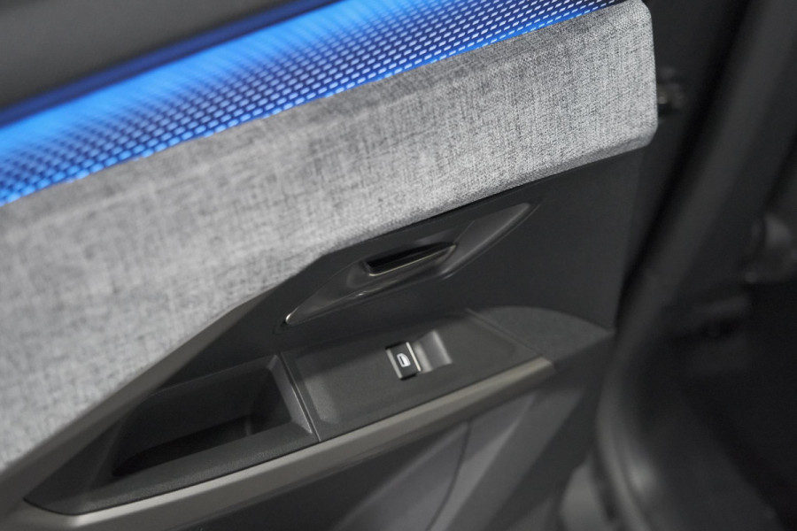 Peugeot 5008 1.2 Hybrid 136 GT 7p | Adaptieve Cruise control | Elektrische Kofferklep | Camera | Stoelverwarming