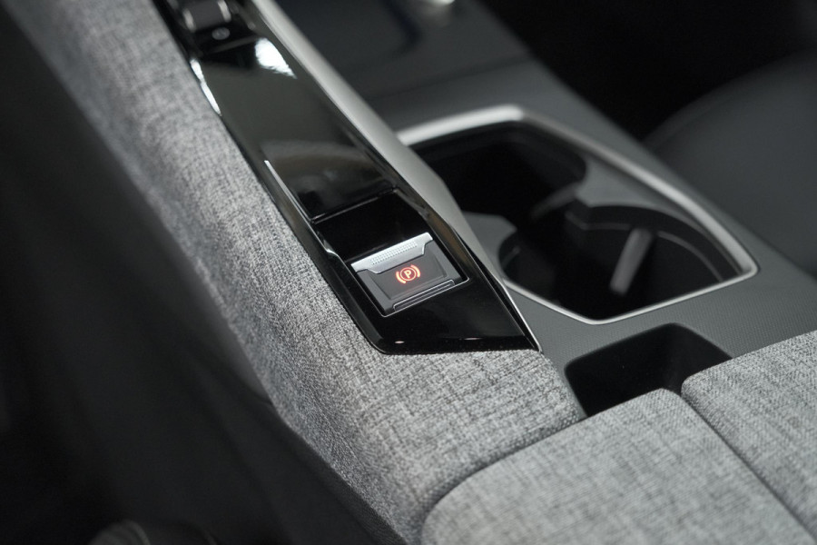Peugeot 5008 1.2 Hybrid 136 GT 7p | Adaptieve Cruise control | Elektrische Kofferklep | Camera | Stoelverwarming