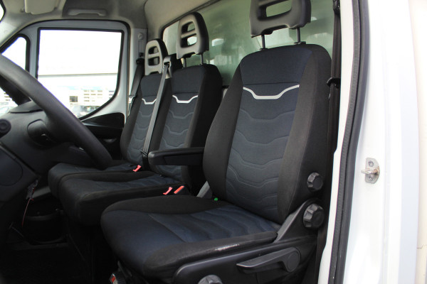 Iveco Daily 35C16H 2.3 410 Bakwagen + Laadklep, 3 Persoons, Airco, Elektrische lift, Cruise control, Bluetooth telefoonvoorb., bijrijdersbank