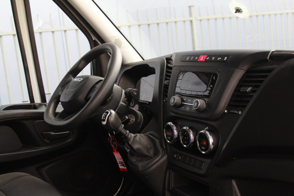 Iveco Daily 35C16H 2.3 410 Bakwagen + Laadklep, 3 Persoons, Airco, Elektrische lift, Cruise control, Bluetooth telefoonvoorb., bijrijdersbank