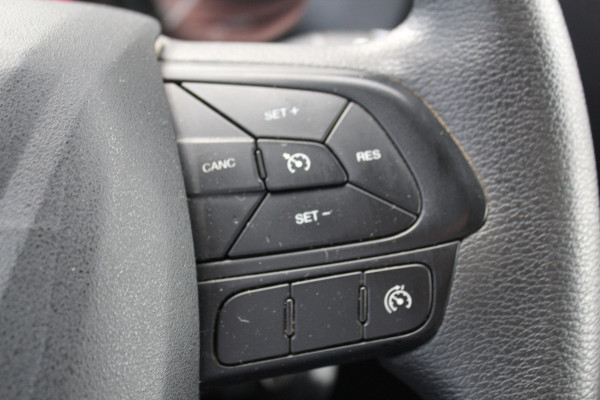 Iveco Daily 35C16H 2.3 410 Bakwagen + Laadklep, 3 Persoons, Airco, Elektrische lift, Cruise control, Bluetooth telefoonvoorb., bijrijdersbank