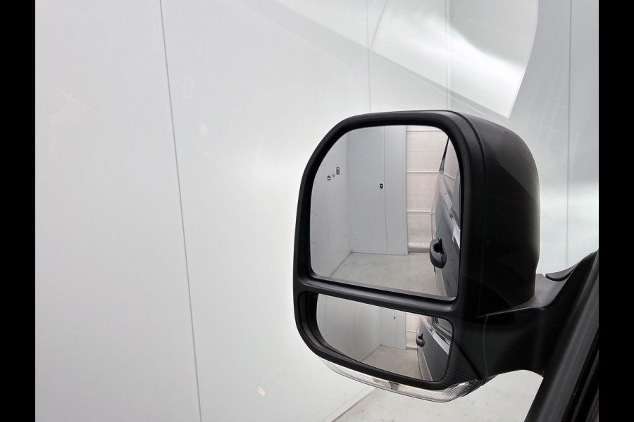 Ford Transit Custom 300 2.0 TDCI L2H1 Automaat Airco Navigatie Cruise PDC Camera