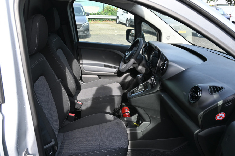Mercedes-Benz eCitan 112 L1 51 kWh AC 22kW/DC 75kW, Climate controle, Smartphone integratiepakket