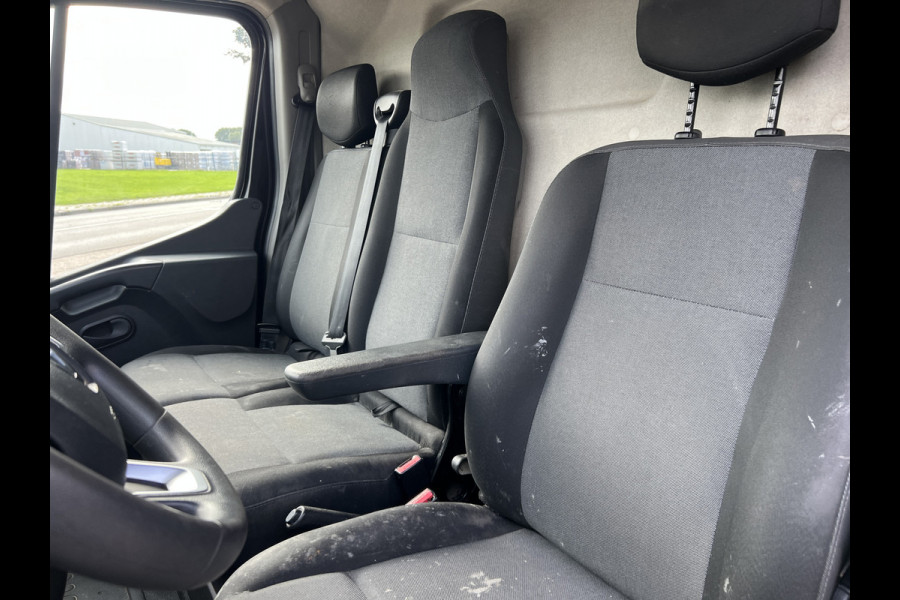 Renault Master T35 2.3 dCi 135 L2H2 Work Edition