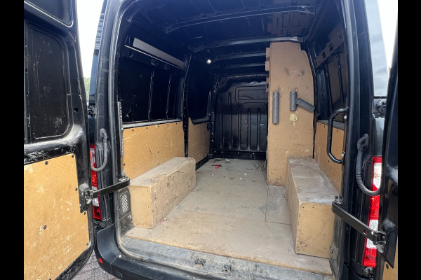 Renault Master T35 2.3 dCi 135 L2H2 Work Edition