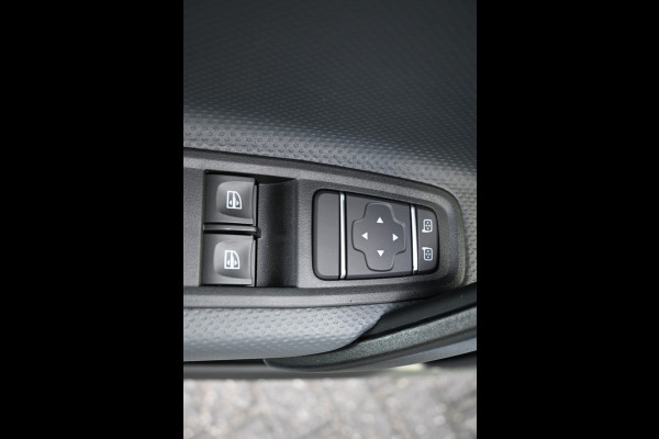 Mercedes-Benz eCitan 112 L1 51 kWh AC 22kW/DC 75kW, Climate controle, Smartphone integratiepakket