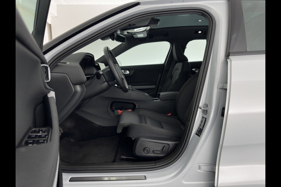 Polestar 2 Standard Range Single Motor 69 kWh [3-Fase-11kW] {SOH-90%} (INCL-BTW) Aut. *PANO | FULL-LED | MEMORY-PACK | CAMERA | KEYLESS | LANE-ASSIST | DIGI-COCKPIT | CARPLAY | DAB+ | HEATED-COMFORTSEATS | CRUISE | TOWBAR | 19''ALU*